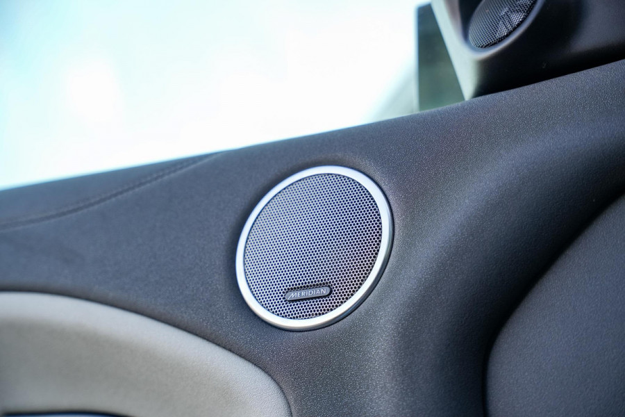 Land Rover Range Rover Evoque 2.0 Si4 HSE Dynamic Panodak Meridian Camera Navigatie Leer Stoelverw.