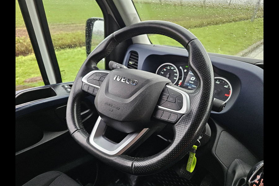 Iveco Daily 35S16V 2.3 410 L4H2 Maxi Airco Automaat Cruise 3 Zits Euro6 156 PK!