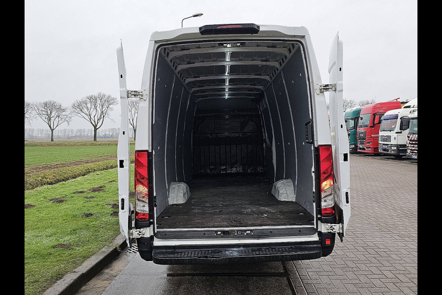 Iveco Daily 35S16V 2.3 410 L4H2 Maxi Airco Automaat Cruise 3 Zits Euro6 156 PK!