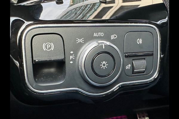 Mercedes-Benz CLA-Klasse 200 AMG Aut Leer Navi Camera Pano