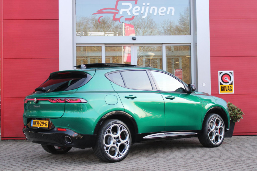 Alfa Romeo Tonale PHEV 280PK VELOCE | PANORAMISCH SCHUIF / KANTELDAK | LEDEREN BEKLEDING | VOORSTOELEN / STUUR VERWARMD | VOORSTOELEN GEVENTILEERD | VOORSTOELEN ELEKTRISCH VERSTELBAAR | DRAADLOOS APPLE CARPLAY / ANDROID AUTO | 360° CAMERA | AUTOMATISCH DIMMENDE BUITENSPIEGELS | 20"INCH LICHTMETALEN VELGEN | ADAPTIVE CRUISE CONTROL | KEYLESS ENTRY / START | ELEKTRISCH BEDIENBARE ACHTERKLEP | DRAADLOZE TELEFOONLADER | AMBIENT LIGHTING | DONKERE HEMELBEKLEDING | SCHAKELFLIPPERS AAN HET STUUR | VERWARMDE RUITENSPROEIERS |