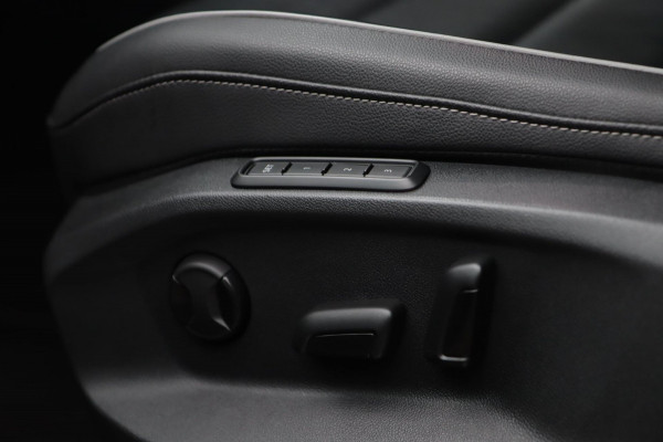 Volkswagen Tiguan 2.0 TSI 4Motion 3x R-Line Black Edition / PANO / 2X MEMORY / VIRTUAL / KEYLESS / CAMERA