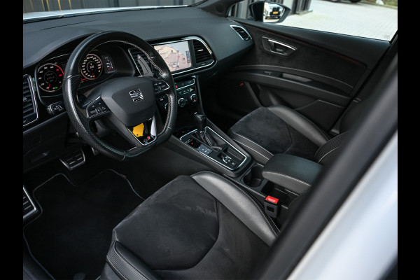 Seat Leon ST 2.0 TSI CUPRA 300 · Panorama dak · Beats Sound · Black line · Full Led · Camera · Stoelverwarming · Adaptive Cruise · Virtual