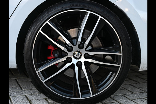 Seat Leon ST 2.0 TSI CUPRA 300 · Panorama dak · Beats Sound · Black line · Full Led · Camera · Stoelverwarming · Adaptive Cruise · Virtual