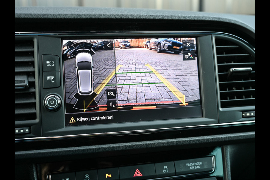 Seat Leon ST 2.0 TSI CUPRA 300 · Panorama dak · Beats Sound · Black line · Full Led · Camera · Stoelverwarming · Adaptive Cruise · Virtual