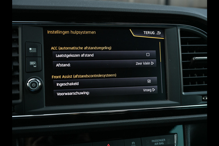 Seat Leon ST 2.0 TSI CUPRA 300 · Panorama dak · Beats Sound · Black line · Full Led · Camera · Stoelverwarming · Adaptive Cruise · Virtual