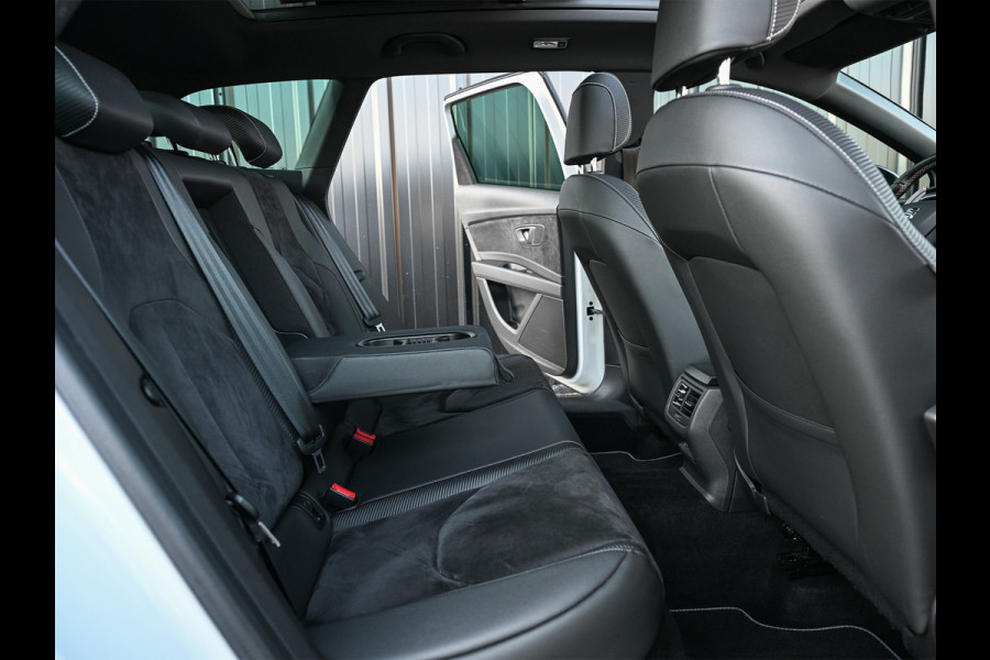 Seat Leon ST 2.0 TSI CUPRA 300 · Panorama dak · Beats Sound · Black line · Full Led · Camera · Stoelverwarming · Adaptive Cruise · Virtual