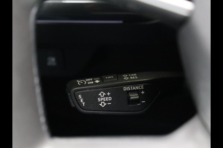 Audi Q4 e-tron 40 Launch edition S Competition 77 kWh [SCHUIFKANTELDAK, SPORTSTOELEN, APPLE CARPLAY, ANDROID, ADAPTIVE CRUISE, STOELVERWARMING, CAMERA, CLIMATE, NIEUWSTAAT]