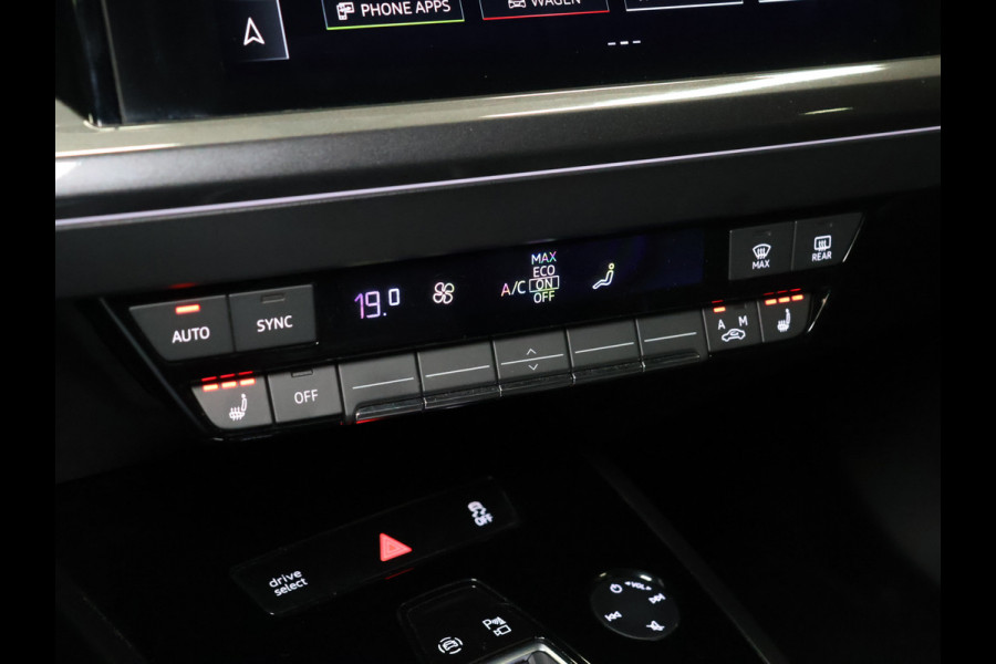 Audi Q4 e-tron 40 Launch edition S Competition 77 kWh [SCHUIFKANTELDAK, SPORTSTOELEN, APPLE CARPLAY, ANDROID, ADAPTIVE CRUISE, STOELVERWARMING, CAMERA, CLIMATE, NIEUWSTAAT]