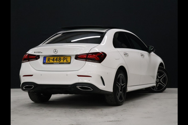 Mercedes-Benz A-Klasse 250 e Business Solution AMG Limited [TREKHAAK INKLAPBAAR, DIGITAL DASH, SCHUIFKANTELDAK, APPLE CARPLAY, ANDROID, SFEERVERLICHTING, CAMERA, ADAPTIVE CRUISE, STOELVERWARMING, PDC V+A, HALF LEDER, CLIMATE, NIEUWSTAAT]