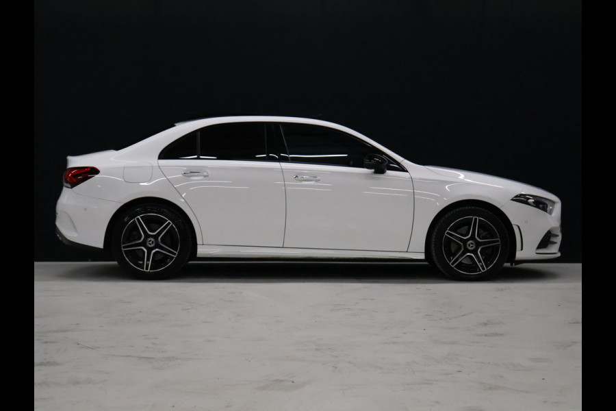 Mercedes-Benz A-Klasse 250 e Business Solution AMG Limited [TREKHAAK INKLAPBAAR, DIGITAL DASH, SCHUIFKANTELDAK, APPLE CARPLAY, ANDROID, SFEERVERLICHTING, CAMERA, ADAPTIVE CRUISE, STOELVERWARMING, PDC V+A, HALF LEDER, CLIMATE, NIEUWSTAAT]