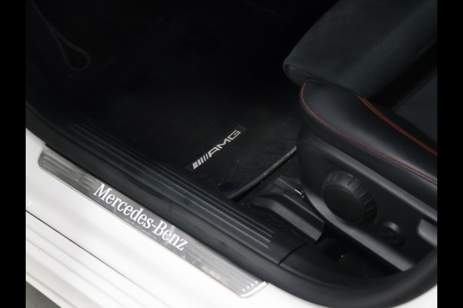 Mercedes-Benz A-Klasse 250 e Business Solution AMG Limited [TREKHAAK INKLAPBAAR, DIGITAL DASH, SCHUIFKANTELDAK, APPLE CARPLAY, ANDROID, SFEERVERLICHTING, CAMERA, ADAPTIVE CRUISE, STOELVERWARMING, PDC V+A, HALF LEDER, CLIMATE, NIEUWSTAAT]