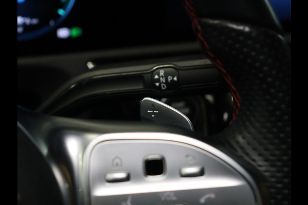Mercedes-Benz A-Klasse 250 e Business Solution AMG Limited [TREKHAAK INKLAPBAAR, DIGITAL DASH, SCHUIFKANTELDAK, APPLE CARPLAY, ANDROID, SFEERVERLICHTING, CAMERA, ADAPTIVE CRUISE, STOELVERWARMING, PDC V+A, HALF LEDER, CLIMATE, NIEUWSTAAT]
