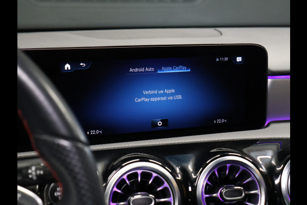 Mercedes-Benz A-Klasse 250 e Business Solution AMG Limited [TREKHAAK INKLAPBAAR, DIGITAL DASH, SCHUIFKANTELDAK, APPLE CARPLAY, ANDROID, SFEERVERLICHTING, CAMERA, ADAPTIVE CRUISE, STOELVERWARMING, PDC V+A, HALF LEDER, CLIMATE, NIEUWSTAAT]