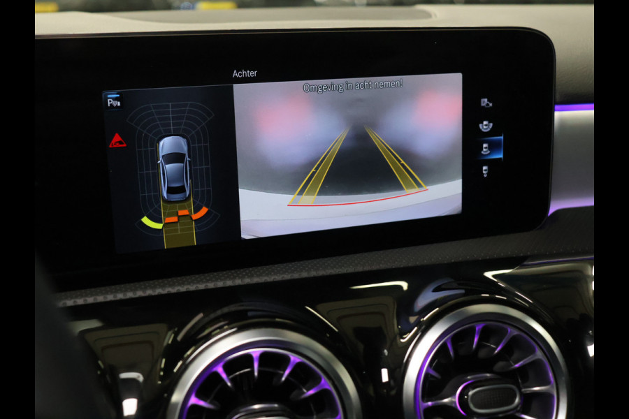 Mercedes-Benz A-Klasse 250 e Business Solution AMG Limited [TREKHAAK INKLAPBAAR, DIGITAL DASH, SCHUIFKANTELDAK, APPLE CARPLAY, ANDROID, SFEERVERLICHTING, CAMERA, ADAPTIVE CRUISE, STOELVERWARMING, PDC V+A, HALF LEDER, CLIMATE, NIEUWSTAAT]