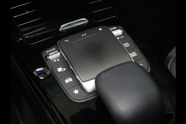 Mercedes-Benz A-Klasse 250 e Business Solution AMG Limited [TREKHAAK INKLAPBAAR, DIGITAL DASH, SCHUIFKANTELDAK, APPLE CARPLAY, ANDROID, SFEERVERLICHTING, CAMERA, ADAPTIVE CRUISE, STOELVERWARMING, PDC V+A, HALF LEDER, CLIMATE, NIEUWSTAAT]