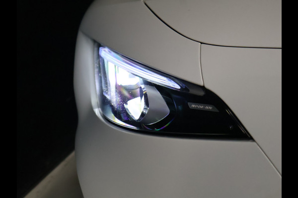 Mercedes-Benz A-Klasse 250 e Business Solution AMG Limited [TREKHAAK INKLAPBAAR, DIGITAL DASH, SCHUIFKANTELDAK, APPLE CARPLAY, ANDROID, SFEERVERLICHTING, CAMERA, ADAPTIVE CRUISE, STOELVERWARMING, PDC V+A, HALF LEDER, CLIMATE, NIEUWSTAAT]