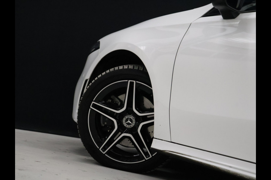 Mercedes-Benz A-Klasse 250 e Business Solution AMG Limited [TREKHAAK INKLAPBAAR, DIGITAL DASH, SCHUIFKANTELDAK, APPLE CARPLAY, ANDROID, SFEERVERLICHTING, CAMERA, ADAPTIVE CRUISE, STOELVERWARMING, PDC V+A, HALF LEDER, CLIMATE, NIEUWSTAAT]