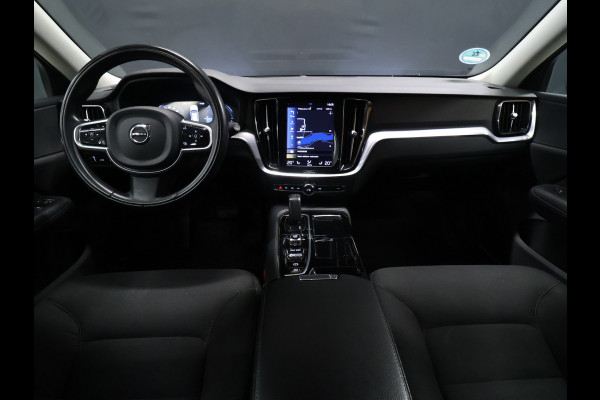 Volvo V60 2.0 T6 Recharge AWD Business Pro [APPLE CARPLAY, ADAPTIVE CRUISE CONTROL, STUUR EN STOELVERWARMING, DIGITAL DASH, TREKHAAK, CAMERA, PDC V+A, NAVIGATIE,NIEUWSTAAT]