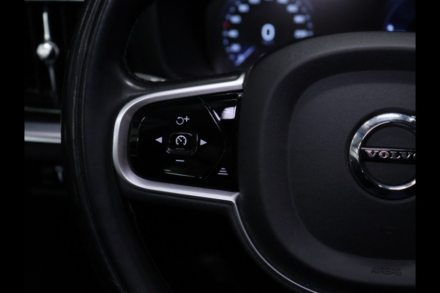 Volvo V60 2.0 T6 Recharge AWD Business Pro [APPLE CARPLAY, ADAPTIVE CRUISE CONTROL, STUUR EN STOELVERWARMING, DIGITAL DASH, TREKHAAK, CAMERA, PDC V+A, NAVIGATIE,NIEUWSTAAT]
