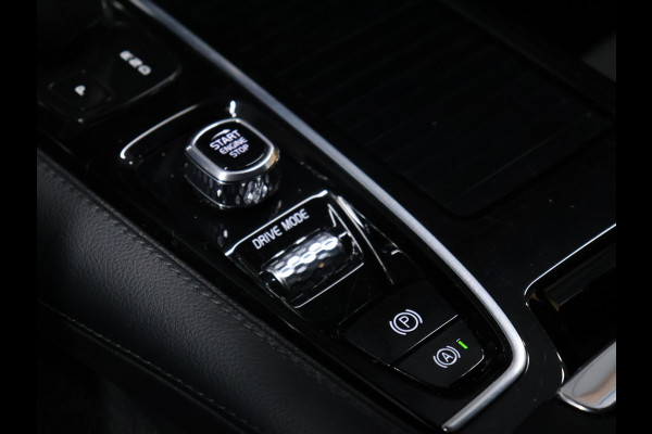 Volvo V60 2.0 T6 Recharge AWD Business Pro [APPLE CARPLAY, ADAPTIVE CRUISE CONTROL, STUUR EN STOELVERWARMING, DIGITAL DASH, TREKHAAK, CAMERA, PDC V+A, NAVIGATIE,NIEUWSTAAT]