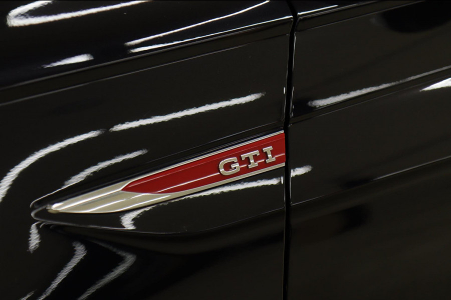 Volkswagen Polo 2.0 TSI GTI PANO/IQ-LIGHT/BEATS/STOELV/CARPLAY/VOL