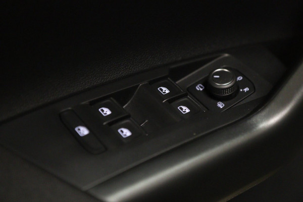 Volkswagen Polo 2.0 TSI GTI PANO/IQ-LIGHT/BEATS/STOELV/CARPLAY/VOL