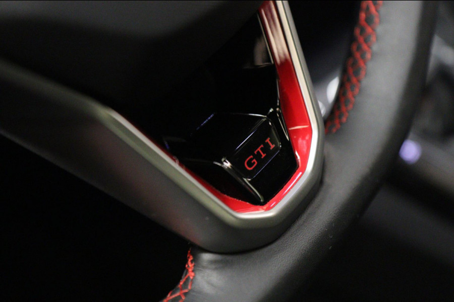 Volkswagen Polo 2.0 TSI GTI PANO/IQ-LIGHT/BEATS/STOELV/CARPLAY/VOL