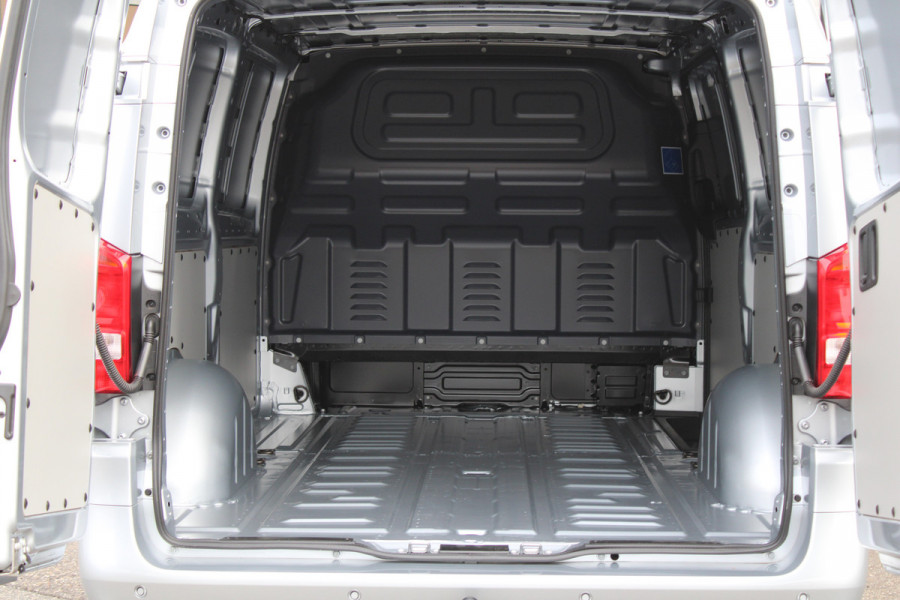 Mercedes-Benz Vito 119 CDI / Aut / XXL / Led / Leer / Achterdeuren / Stoelverw / Camera / Vol Opties / NIEUW!!
