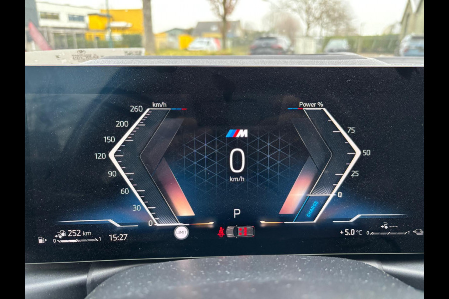 BMW 3 Serie Touring 320e Touring M-Sport PRO PHEV SHADOWLINE ADEPTIVE KOPLAMPEN 360 CAMERA DRIVER ASSIST HEAD-UP DISPLAY INNOVATION PAKKET