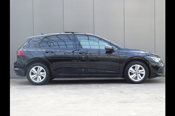 Volkswagen Golf 1.5 TSI Style * PANORAMADAK * KEYLESS * 4 SEIZOENSBANDEN !!