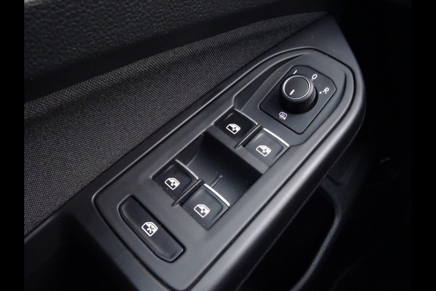 Volkswagen Golf 1.5 TSI Style * PANORAMADAK * KEYLESS * 4 SEIZOENSBANDEN !!