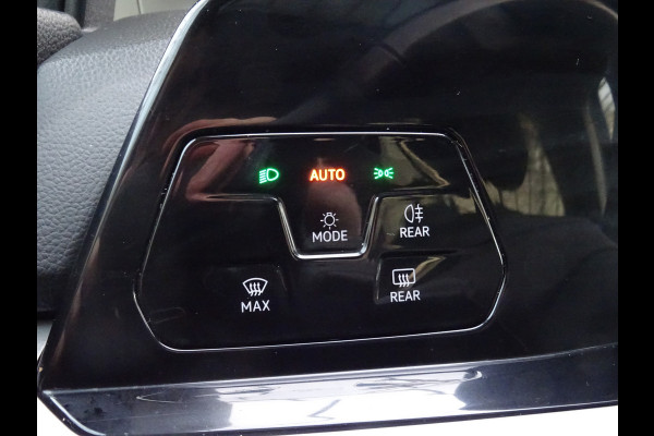 Volkswagen Golf 1.5 TSI Style * PANORAMADAK * KEYLESS * 4 SEIZOENSBANDEN !!