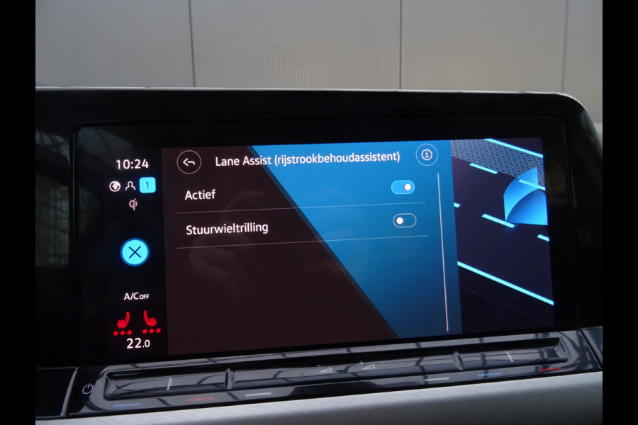 Volkswagen Golf 1.5 TSI Style * PANORAMADAK * KEYLESS * 4 SEIZOENSBANDEN !!