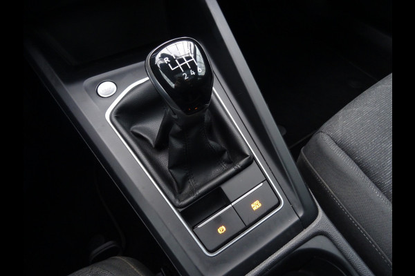 Volkswagen Golf 1.5 TSI Style * PANORAMADAK * KEYLESS * 4 SEIZOENSBANDEN !!