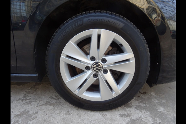 Volkswagen Golf 1.5 TSI Style * PANORAMADAK * KEYLESS * 4 SEIZOENSBANDEN !!