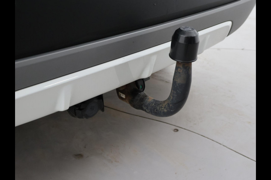 BMW X1 sDrive18i AUT. SPORTLINE + TREKHAAK | LED | SPORTSTOELEN | STOELVERWARMING | NAVIGATIE