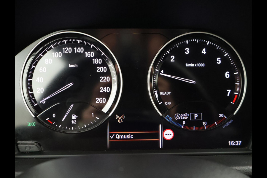 BMW X1 sDrive18i AUT. SPORTLINE + TREKHAAK | LED | SPORTSTOELEN | STOELVERWARMING | NAVIGATIE