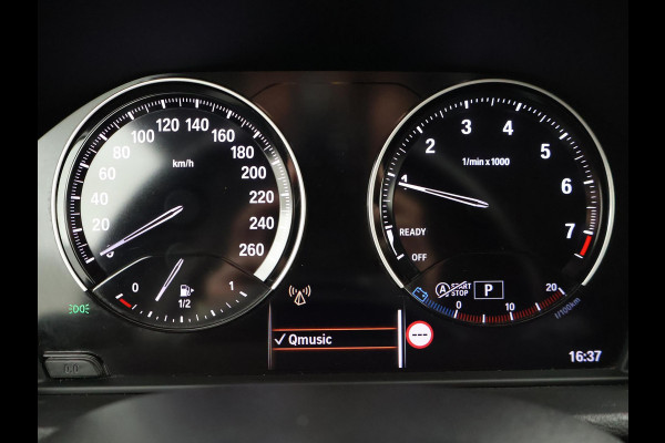 BMW X1 sDrive18i AUT. SPORTLINE + TREKHAAK | LED | SPORTSTOELEN | STOELVERWARMING | NAVIGATIE