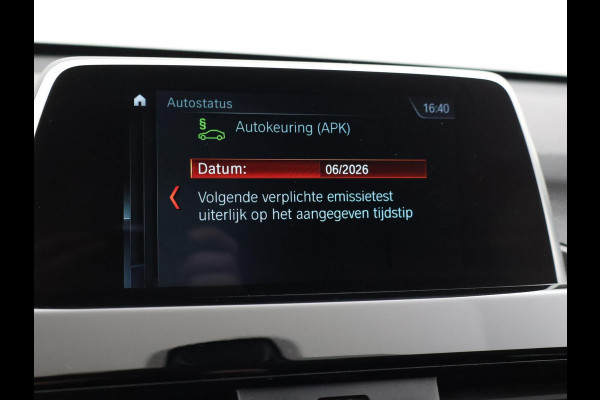 BMW X1 sDrive18i AUT. SPORTLINE + TREKHAAK | LED | SPORTSTOELEN | STOELVERWARMING | NAVIGATIE