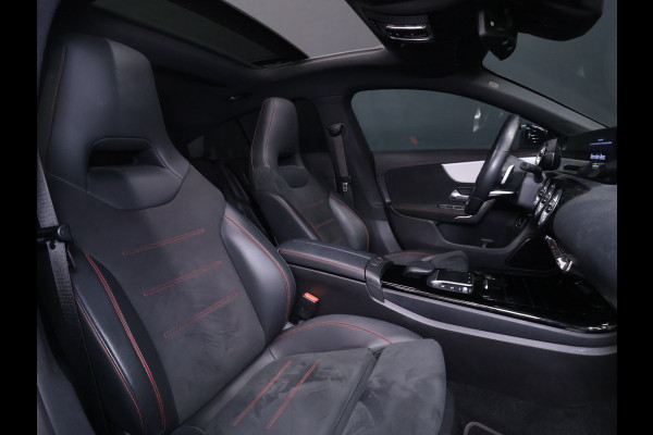 Mercedes-Benz CLA-Klasse Shooting Brake 250 e AMG Limited FULL OPTION [ADAPTIVE CRUISE, CAMERA, APPLE CARPLAY,  MEMORY SEATS, SCHUIFKANTELDAK, SFEERVERLICHTING, DIGITAL DASH, TREKHAAK, HALF LEDER, NAVIGATIE, NIEUWSTAAT]