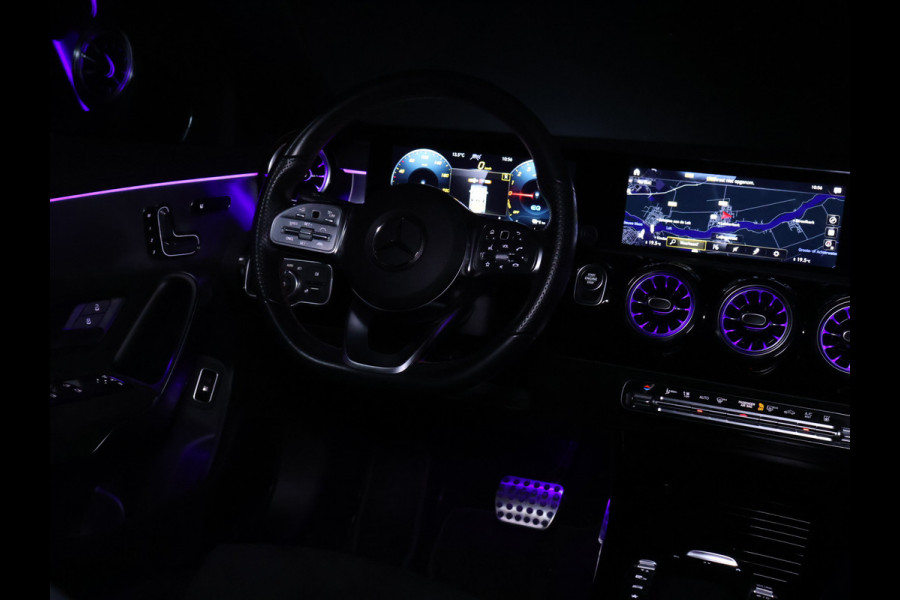 Mercedes-Benz CLA-Klasse Shooting Brake 250 e AMG Limited FULL OPTION [ADAPTIVE CRUISE, CAMERA, APPLE CARPLAY,  MEMORY SEATS, SCHUIFKANTELDAK, SFEERVERLICHTING, DIGITAL DASH, TREKHAAK, HALF LEDER, NAVIGATIE, NIEUWSTAAT]
