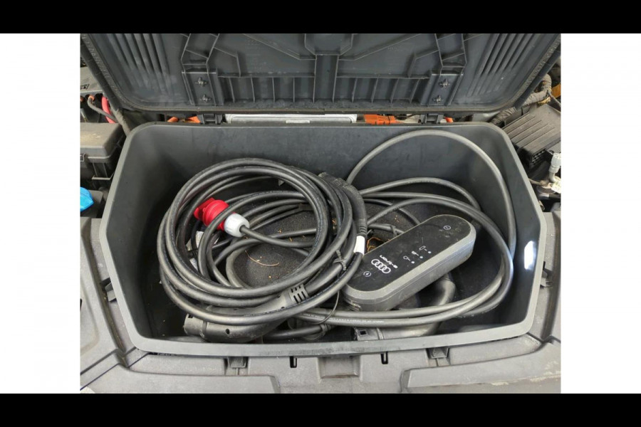 Audi e-tron 55 Aut. Quattro S-Line S-Edition 95kwh | Panorama | S Stoelen | Matrix | Camera |