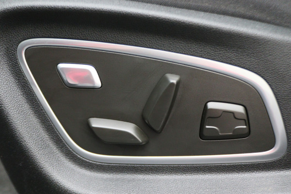 Renault Mégane Estate 1.6 E-Tech Plug-In Hybrid 160 R.S. Line Leer, Schuif-/Kanteldak, Apple Carplay, BOSE, Trekhaak, Camera