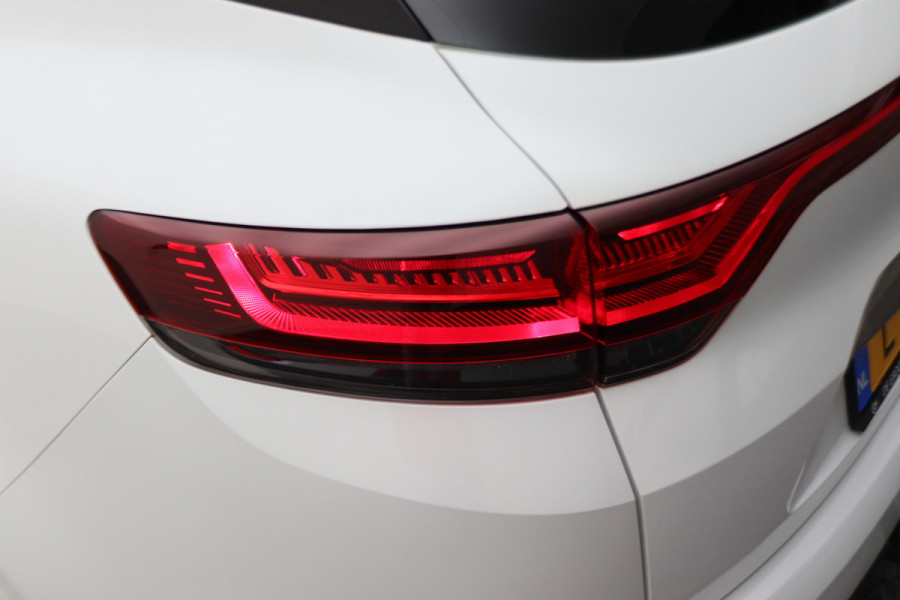 Renault Mégane Estate 1.6 E-Tech Plug-In Hybrid 160 R.S. Line Leer, Schuif-/Kanteldak, Apple Carplay, BOSE, Trekhaak, Camera