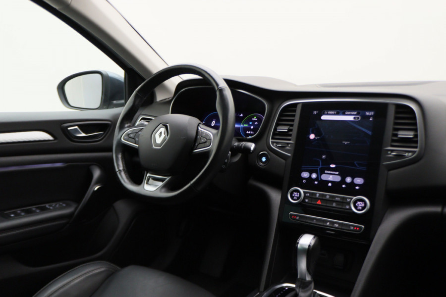 Renault Mégane Estate 1.6 E-Tech Plug-In Hybrid 160 R.S. Line Leer, Schuif-/Kanteldak, Apple Carplay, BOSE, Trekhaak, Camera