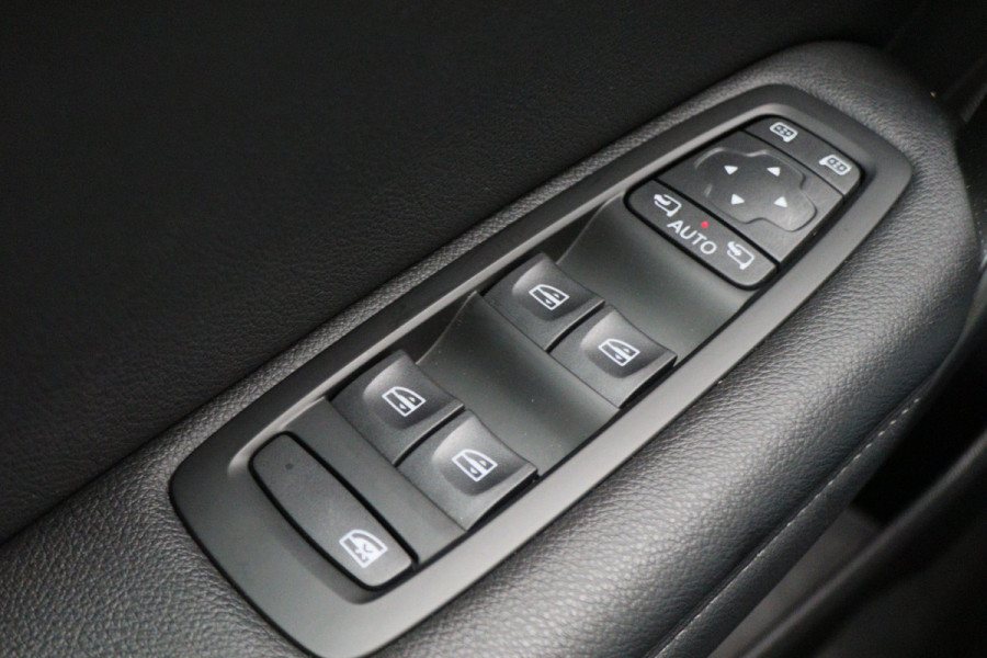 Renault Mégane Estate 1.6 E-Tech Plug-In Hybrid 160 R.S. Line Leer, Schuif-/Kanteldak, Apple Carplay, BOSE, Trekhaak, Camera