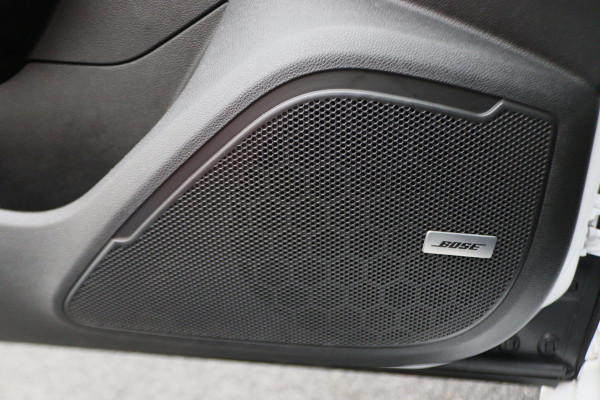 Renault Mégane Estate 1.6 E-Tech Plug-In Hybrid 160 R.S. Line Leer, Schuif-/Kanteldak, Apple Carplay, BOSE, Trekhaak, Camera