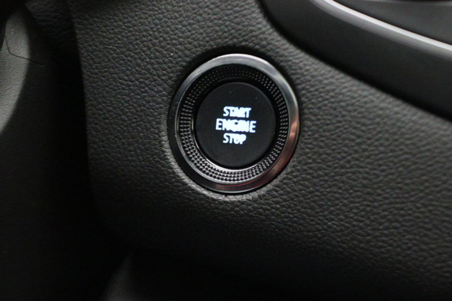 Renault Mégane Estate 1.6 E-Tech Plug-In Hybrid 160 R.S. Line Leer, Schuif-/Kanteldak, Apple Carplay, BOSE, Trekhaak, Camera