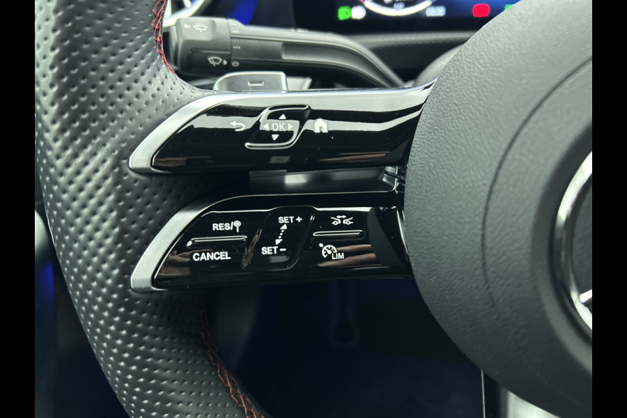 Mercedes-Benz A-Klasse 250 e AMG Plug-In Hybride AMG Line | Night Pakket | Trekhaak | Sfeerverlichting  | Achteruitrijcamera | Stuur en Stoelverwarming. Inclusief 24 maanden MB Certified garantie voor Europa.